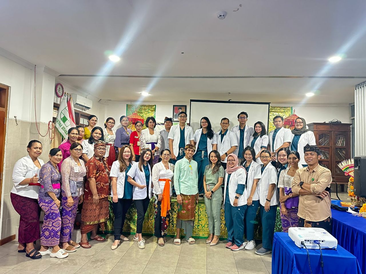 Pelepasan angkat ke 4 Dokter Intherensif